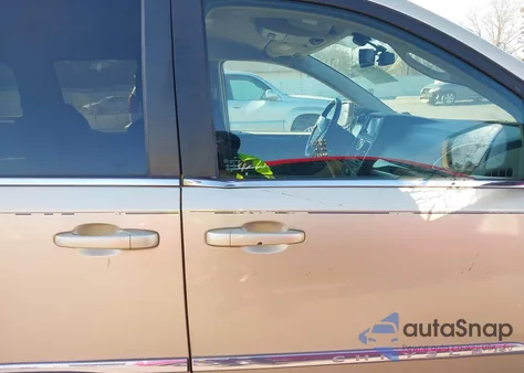 2011 Chrysler Town & Country Touring z USA, uszkodzony, nr VIN 2A4RR5DG3BR675541